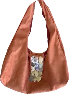 The perfect birthday gift: a suede hobo bag! Project by Aman.